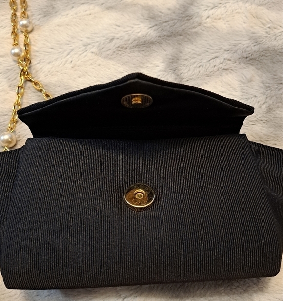 Black Envelope Style Bag With Pearls - Picture 7 of 9